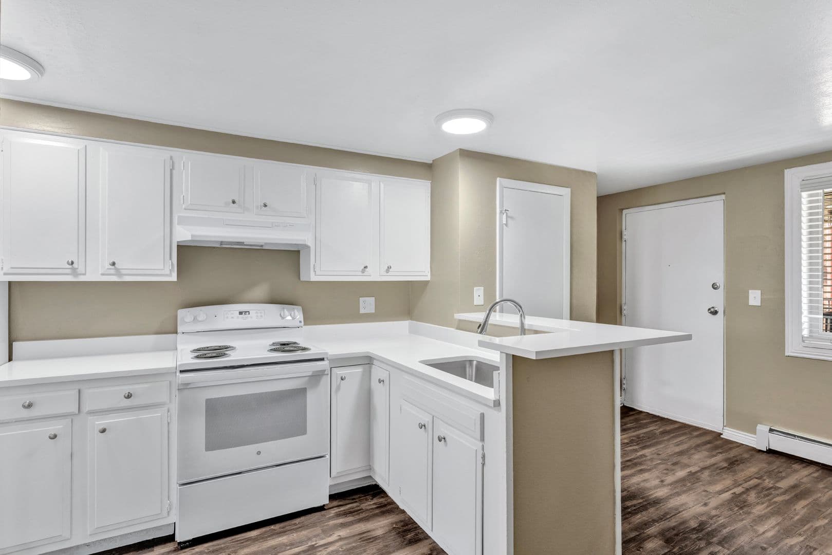 Denver Apartment: 835 South Quebec Street