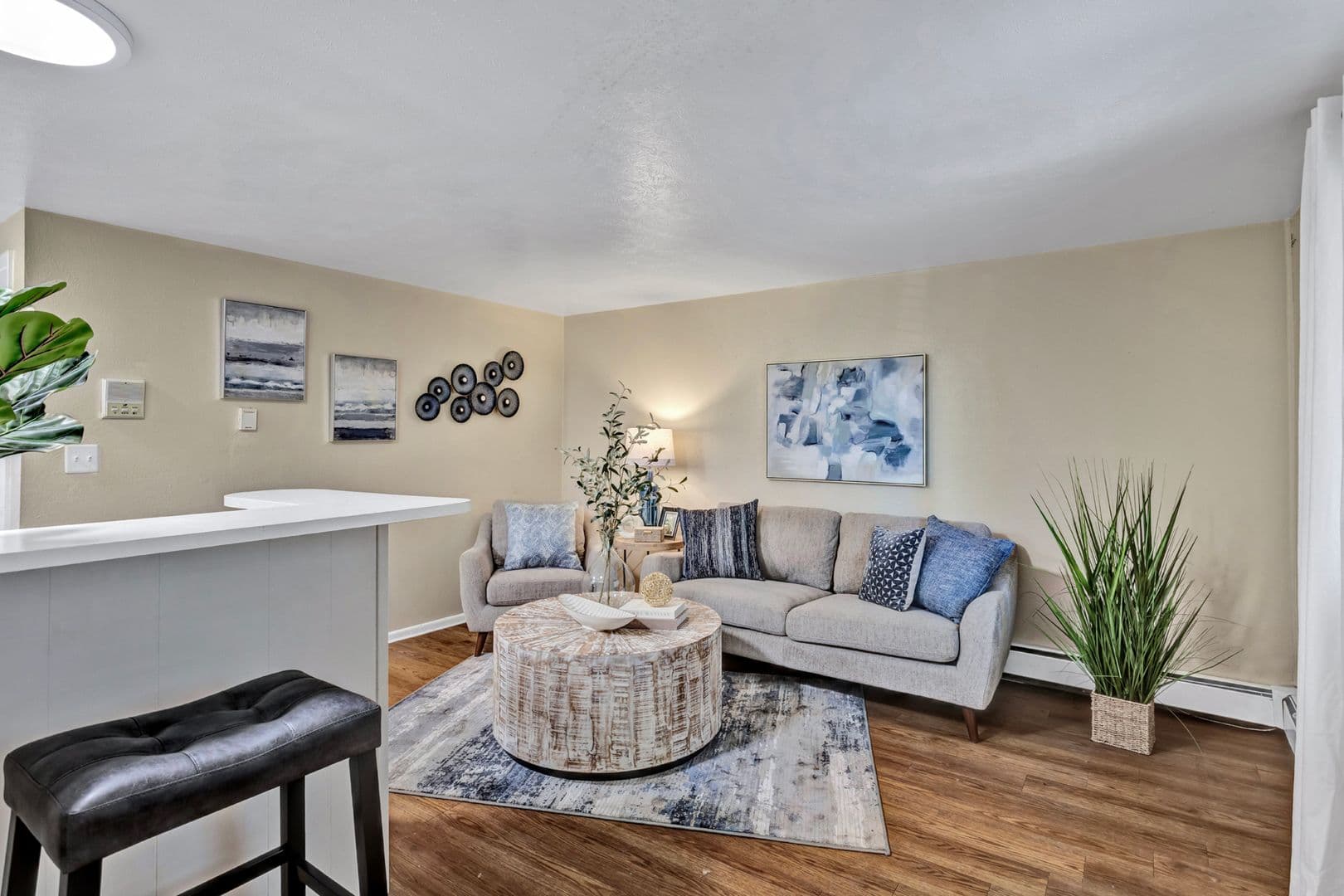 Denver Apartment: 825 South Quebec Street