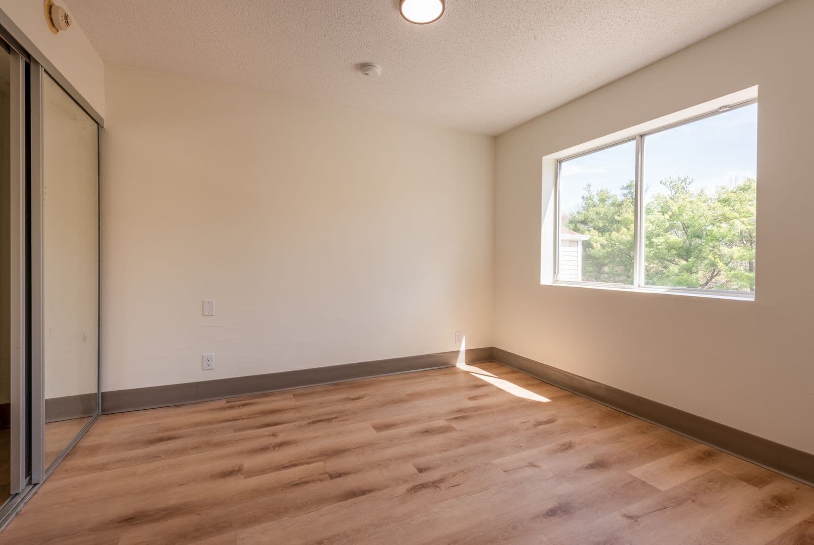 Westborough Apartment: 25 Connector Road