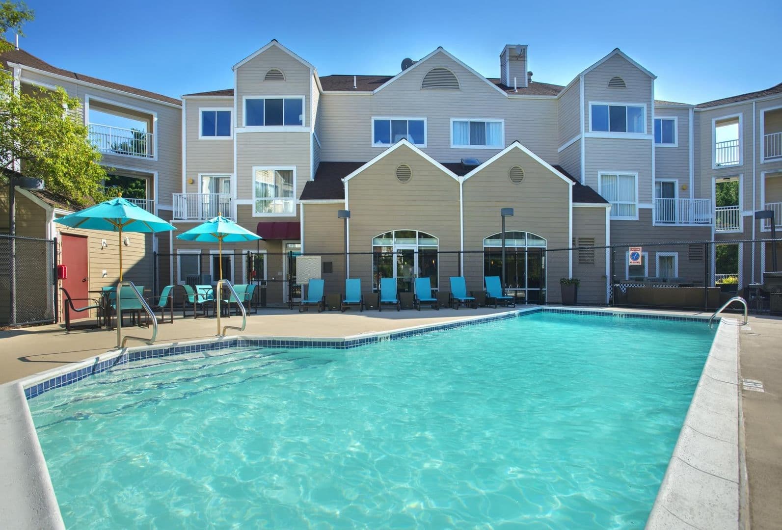 Westborough Apartment: 25 Connector Road