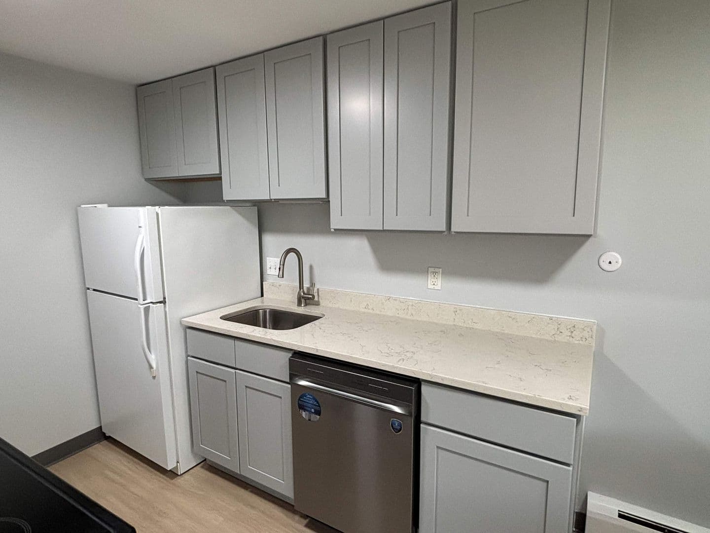 Southbridge Apartment: Therese Ave
