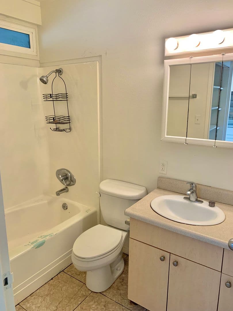 Wailuku Apartment: 471 Liholiho Street #221