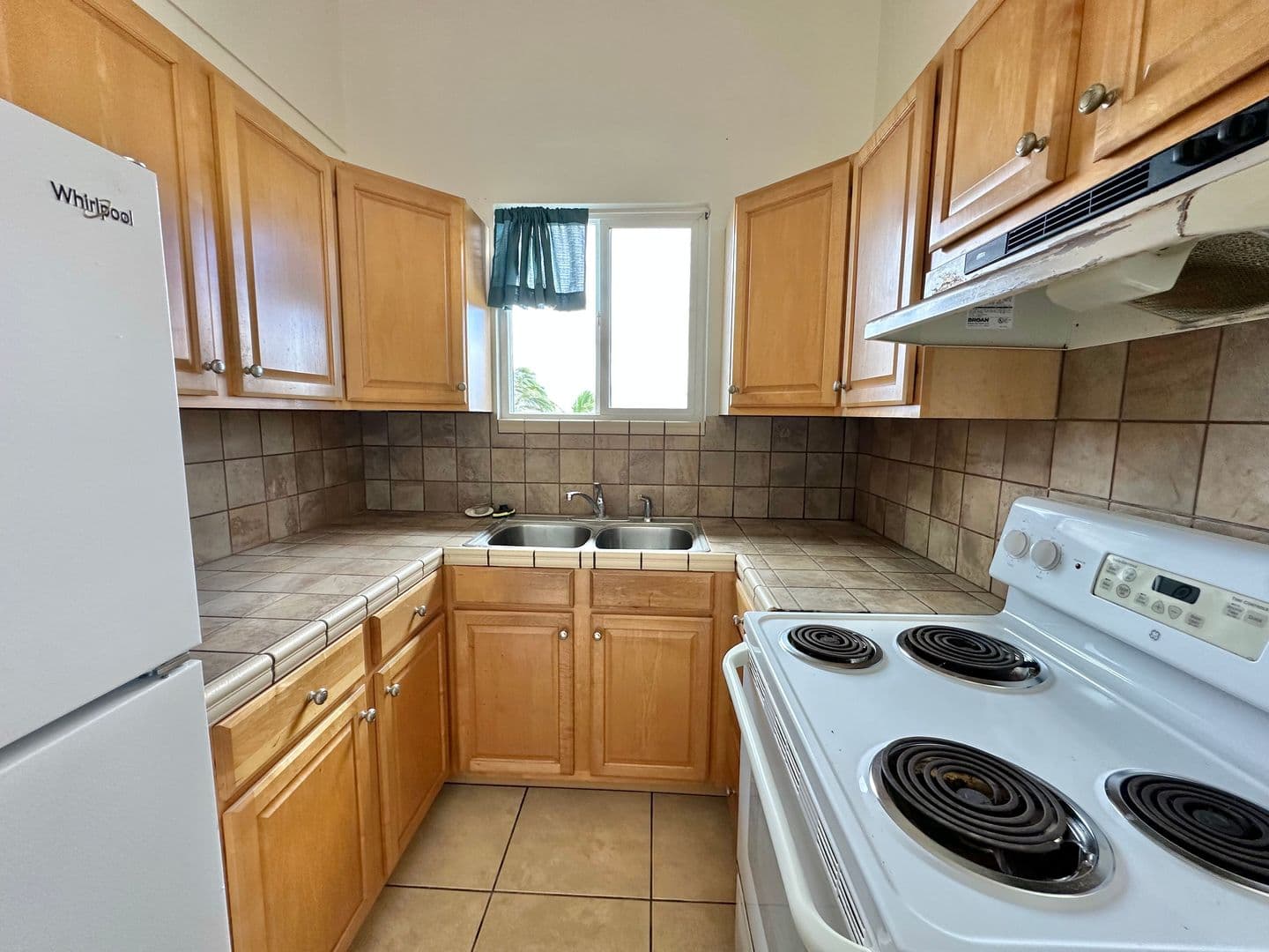 Wailuku Apartment: 471 Liholiho Street #7