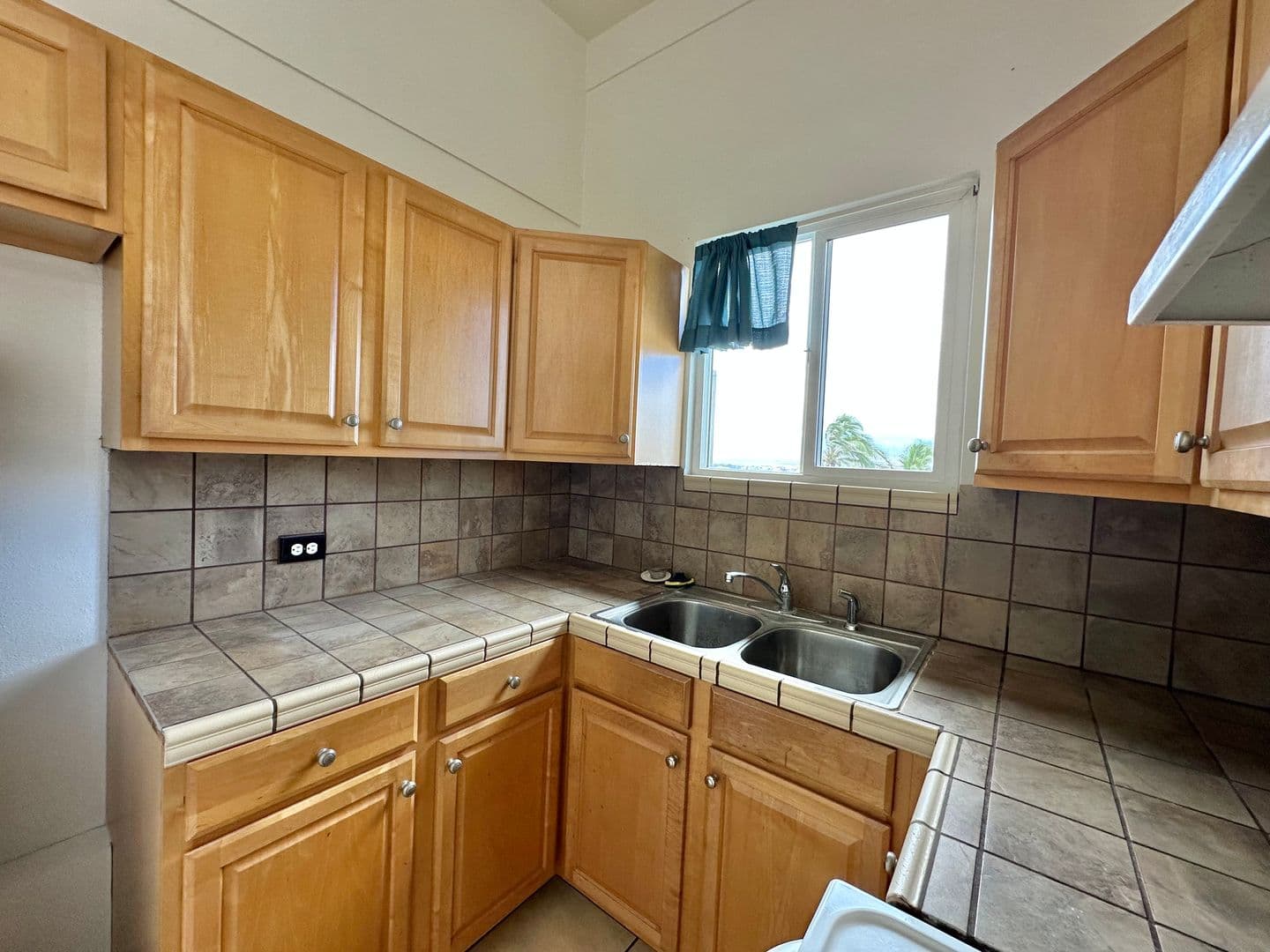 Wailuku Apartment: 471 Liholiho Street #7