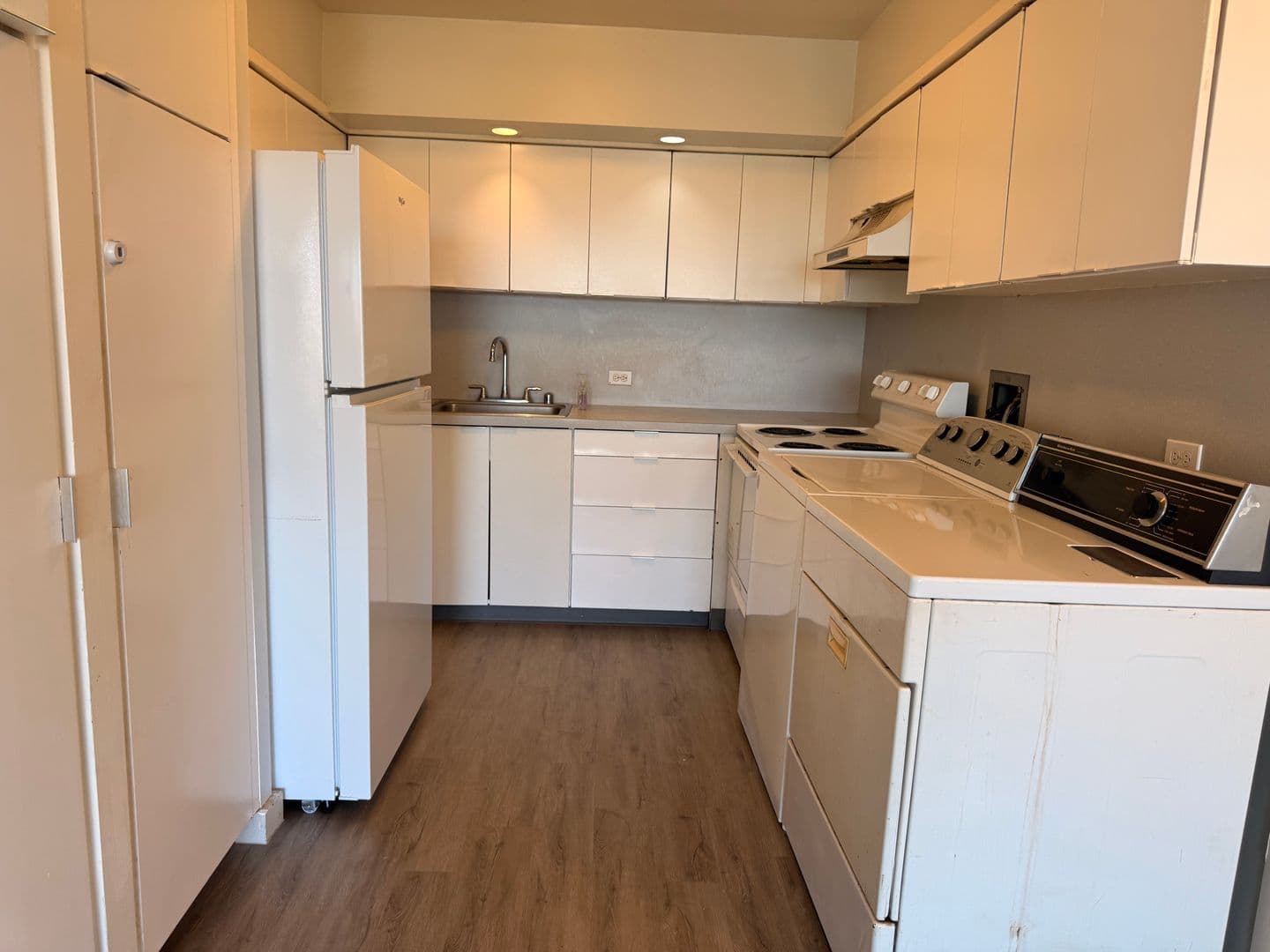 Wailuku Apartment: 2158 Main Street #306