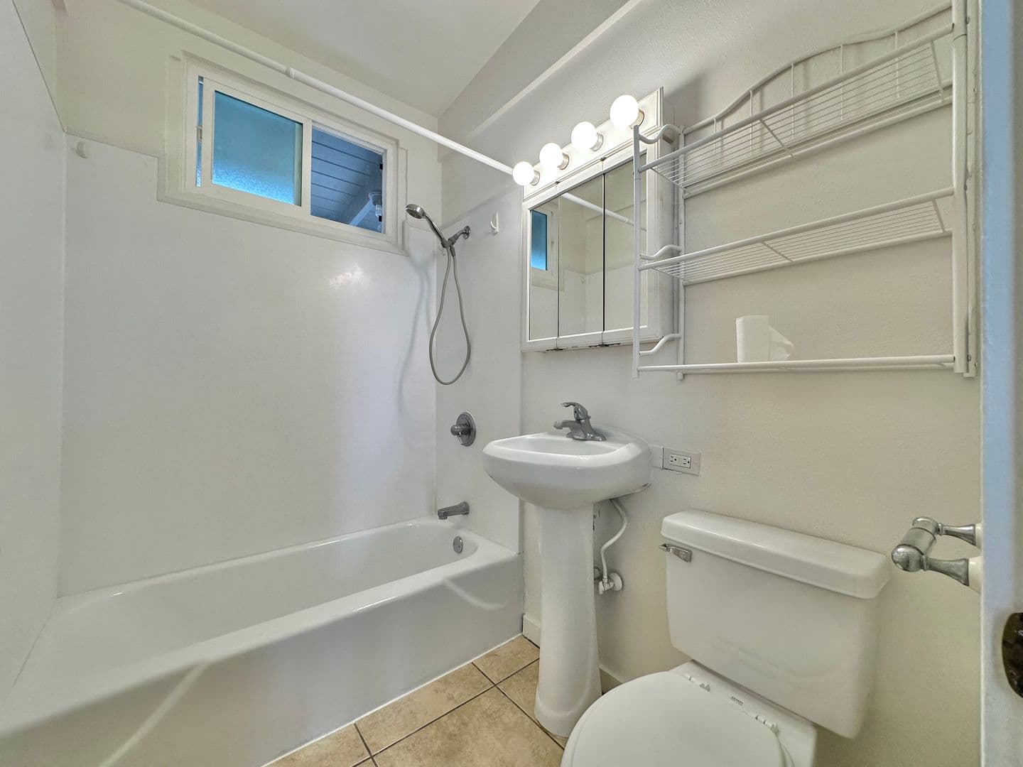 Wailuku Apartment: 471 Liholiho Street #7