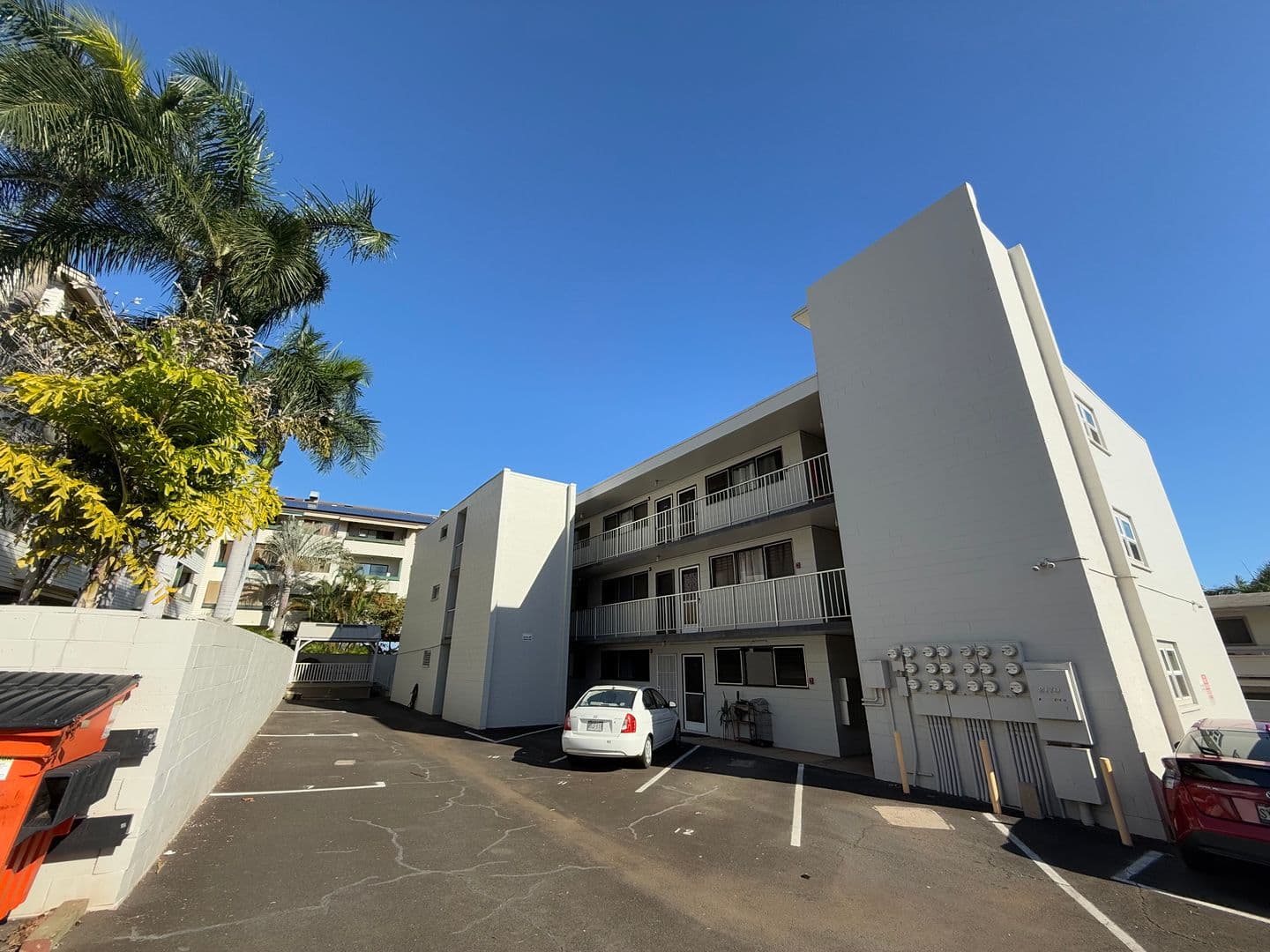 Wailuku Apartment: 2170 Vineyard Street
