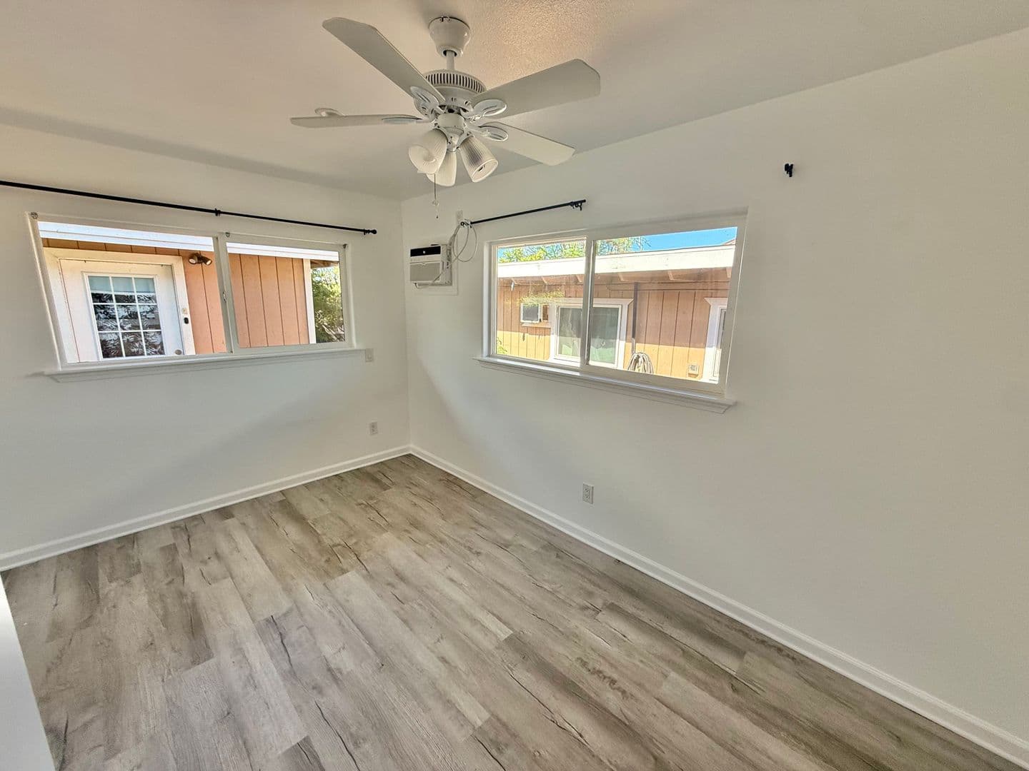 Kahului House: 330 S Puunene Ave - Cottage