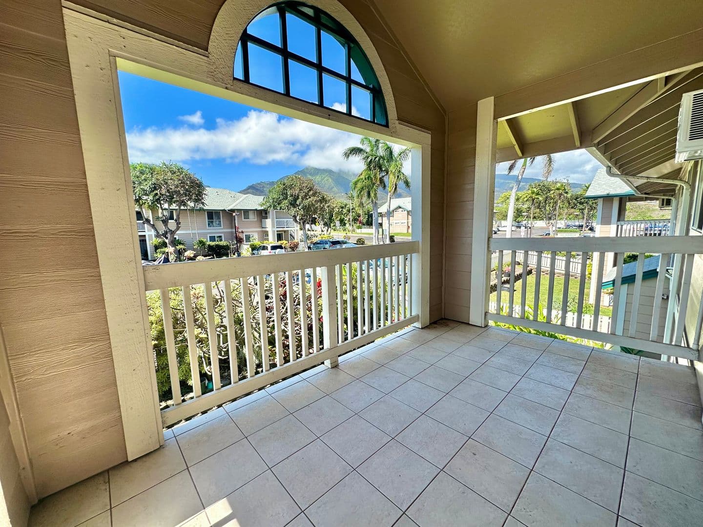 Wailuku Townhome: 11 Waipaa Lane #43-204
