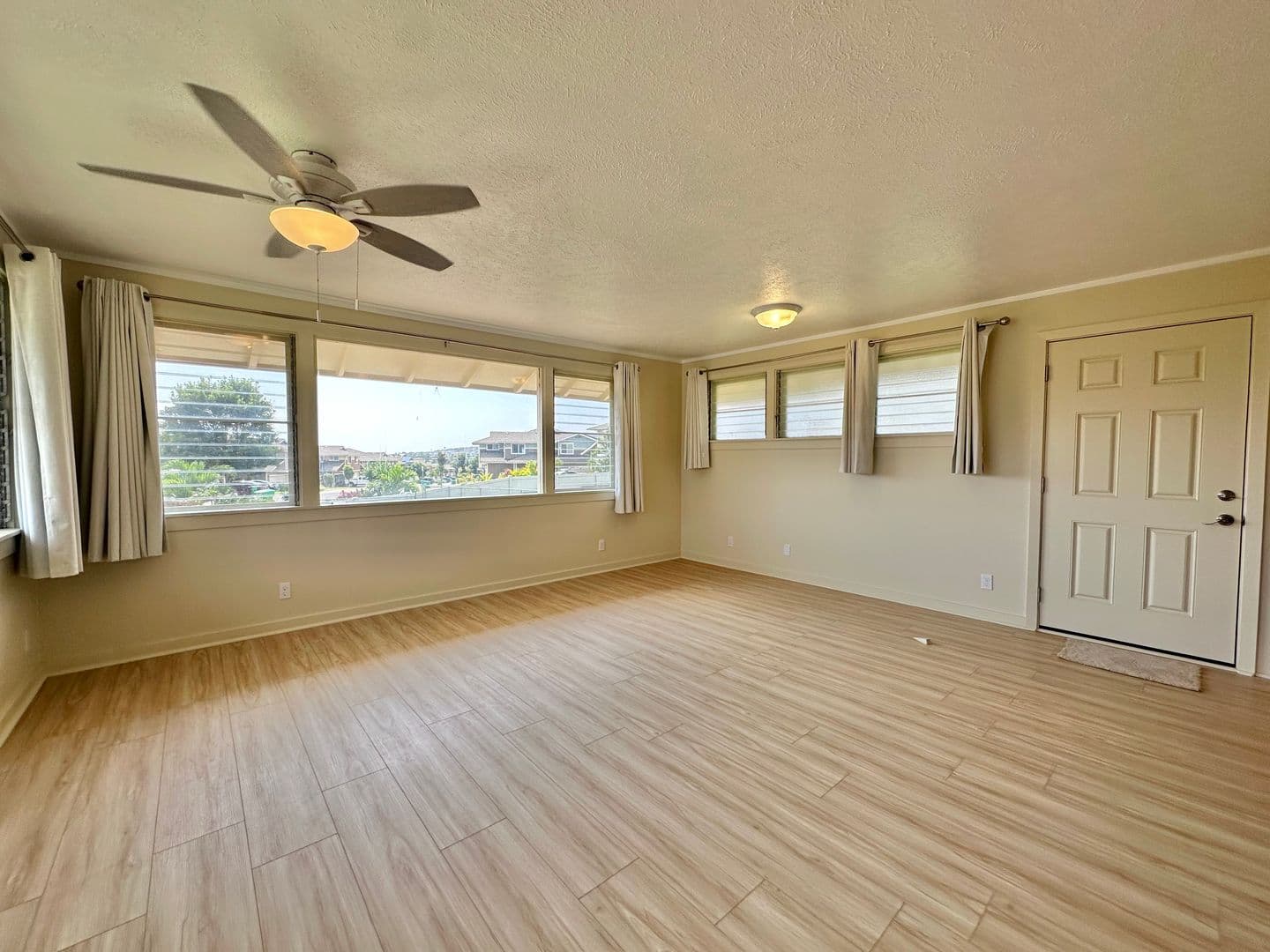 Wailuku House: 2533 Main St. - Attached Studio