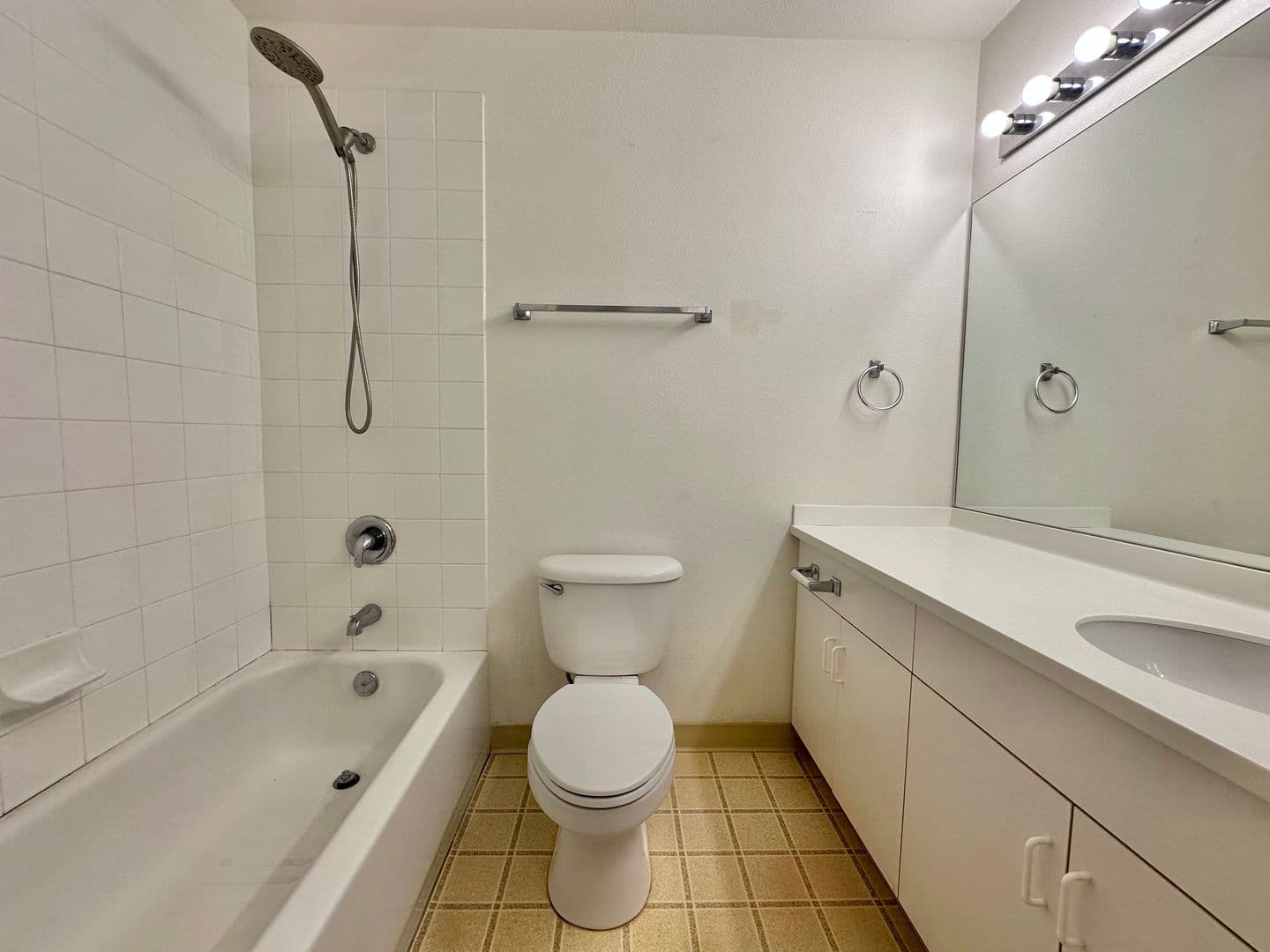 Wailuku Townhome: 11 Waipaa Lane #43-204