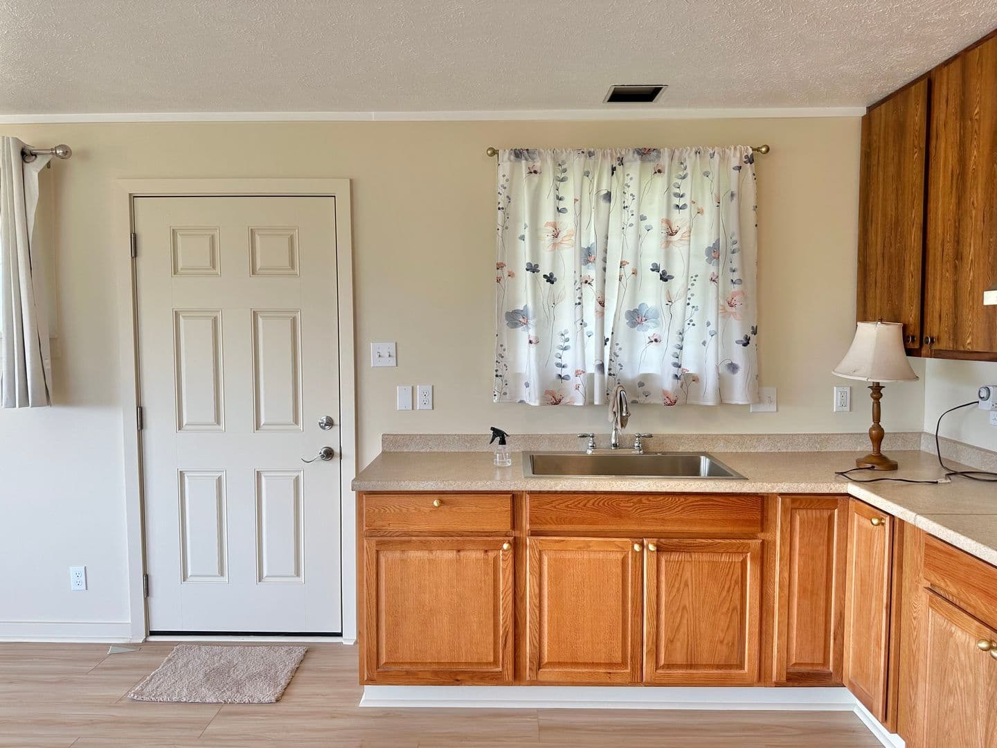 Wailuku House: 2533 Main St. - Attached Studio