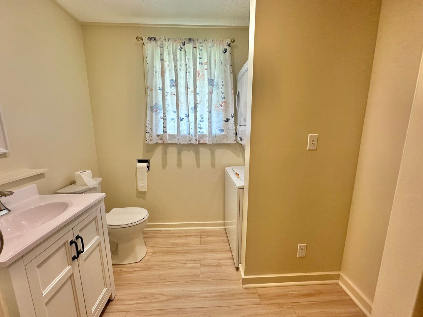 Wailuku House: 2533 Main St. - Attached Studio
