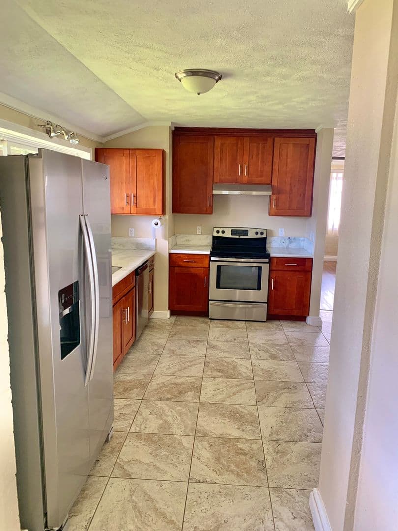 Kahului House: 152 Alehela Street