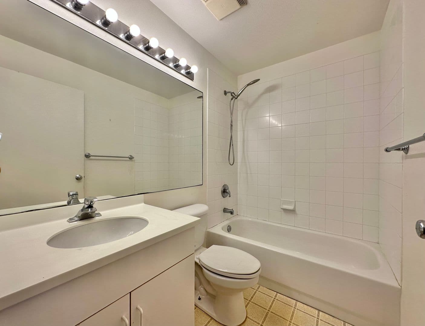 Wailuku Townhome: 11 Waipaa Lane #43-204