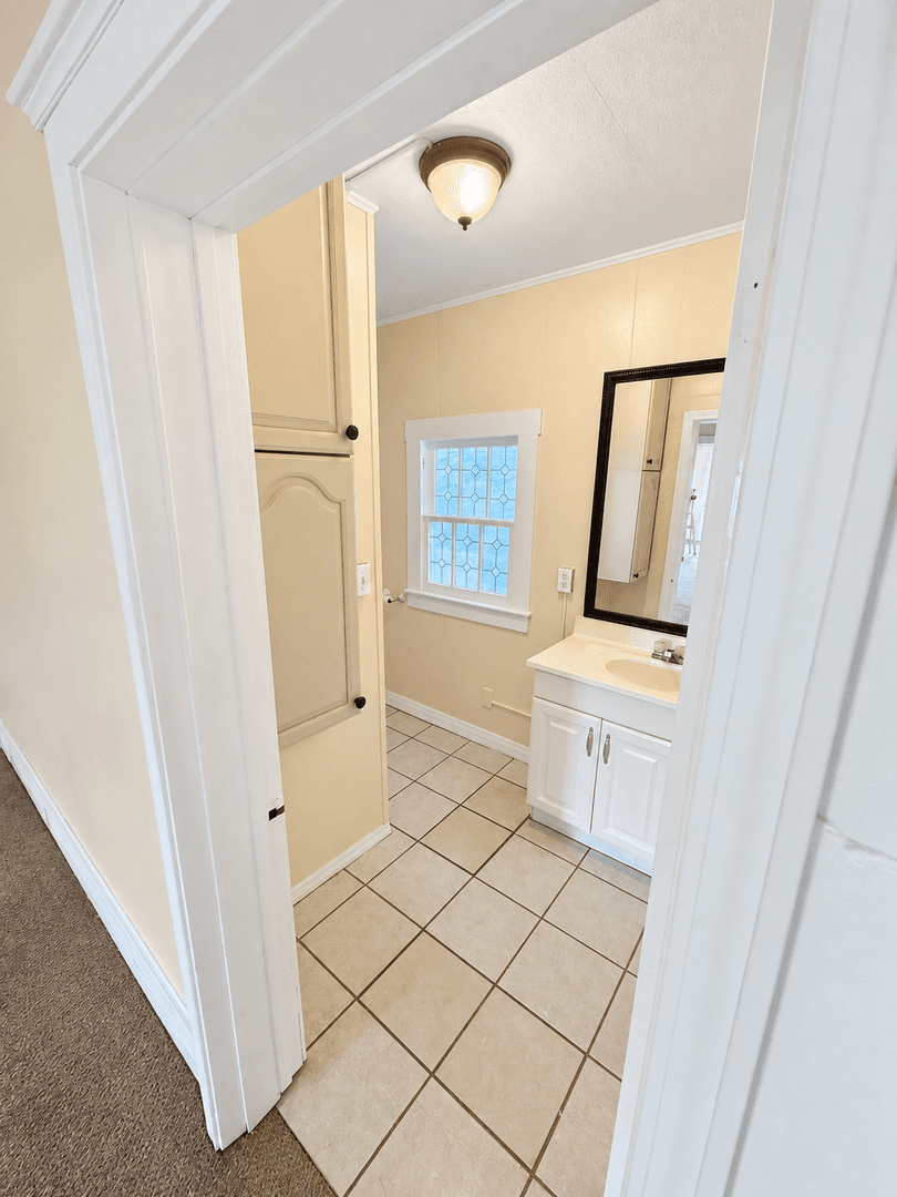 GREEN COVE SPRINGS House: 438 MAGNOLIA AVE