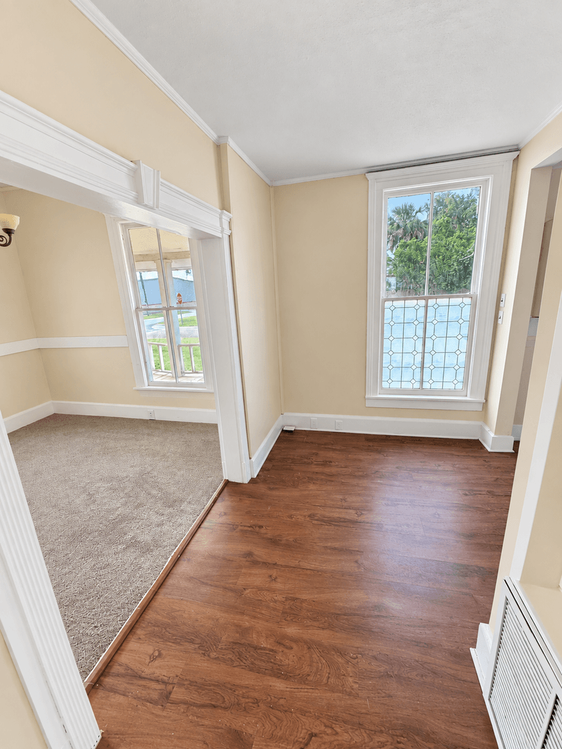 GREEN COVE SPRINGS House: 438 MAGNOLIA AVE