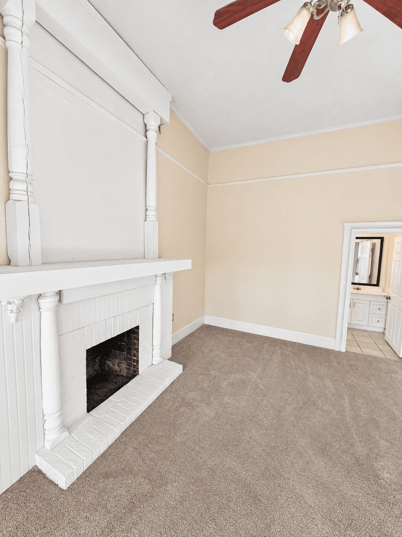 GREEN COVE SPRINGS House: 438 MAGNOLIA AVE