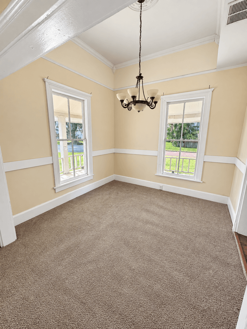 GREEN COVE SPRINGS House: 438 MAGNOLIA AVE