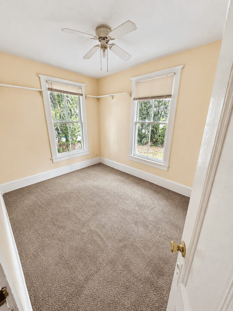 GREEN COVE SPRINGS House: 438 MAGNOLIA AVE