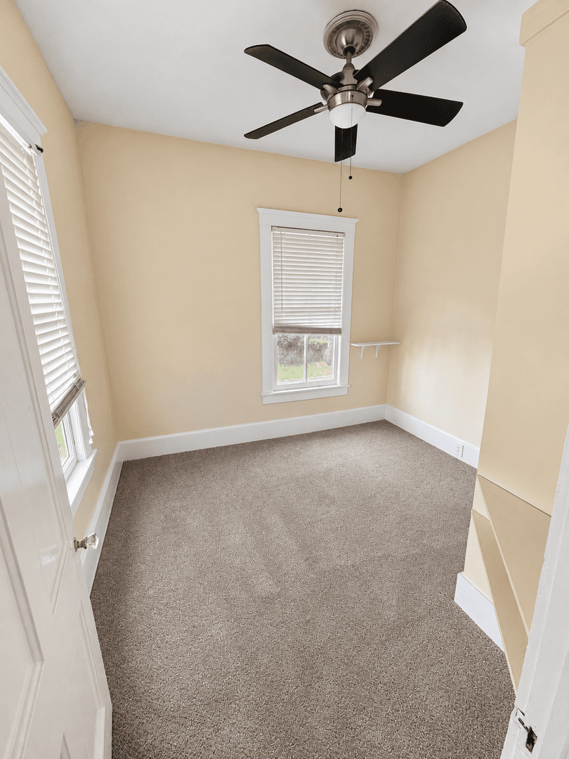 GREEN COVE SPRINGS House: 438 MAGNOLIA AVE