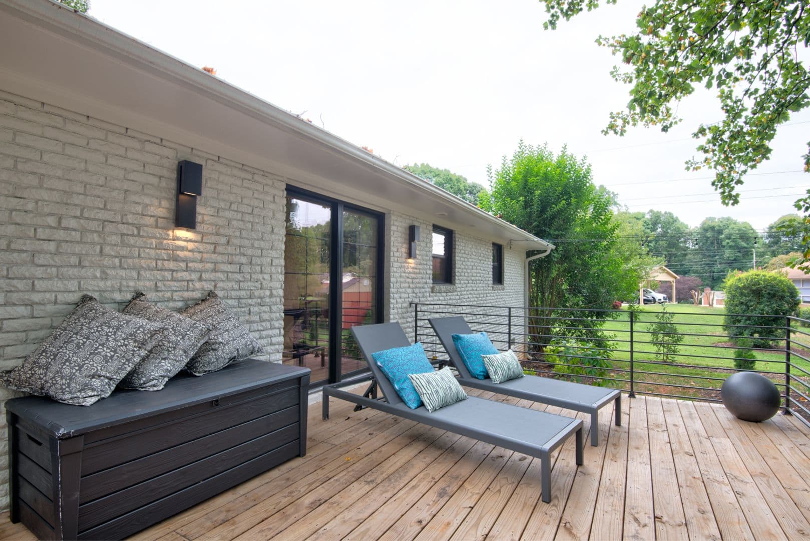 Charlotte House: 3945 Rockfern Rd