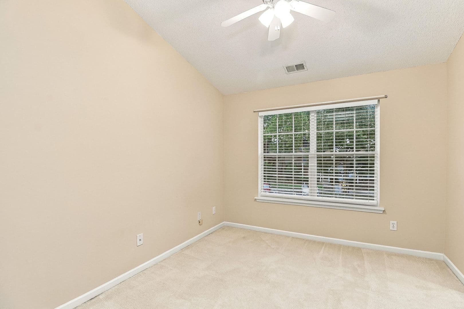 Charlotte Townhome: 15021 Deshler Ct.