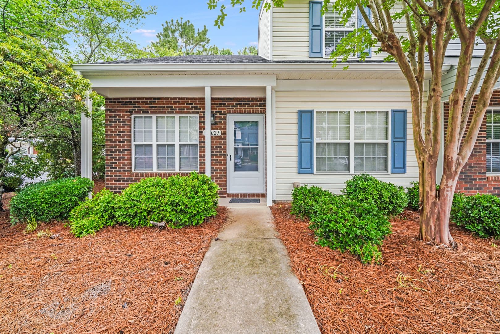 Charlotte Townhome: 15021 Deshler Ct.
