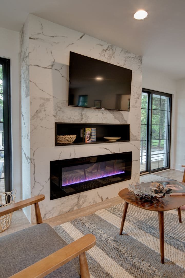 Charlotte House: 3945 Rockfern Rd