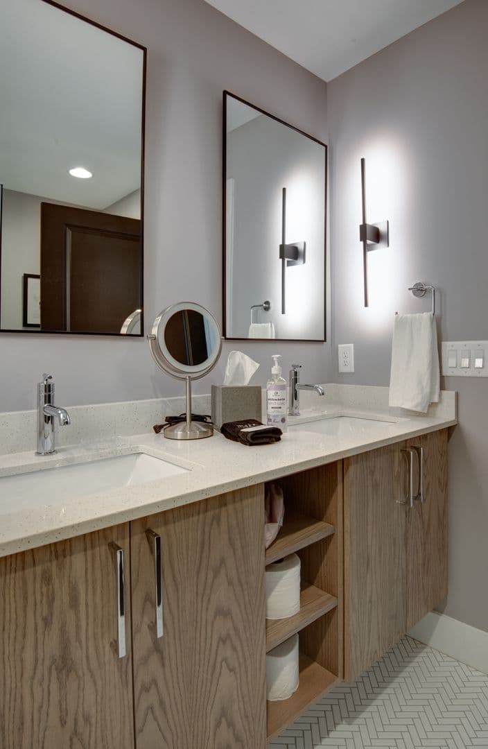 Charlotte House: 3945 Rockfern Rd