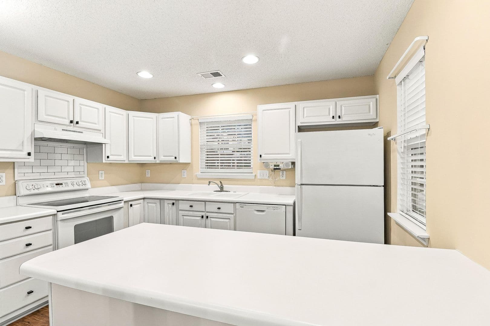 Charlotte Townhome: 15021 Deshler Ct.