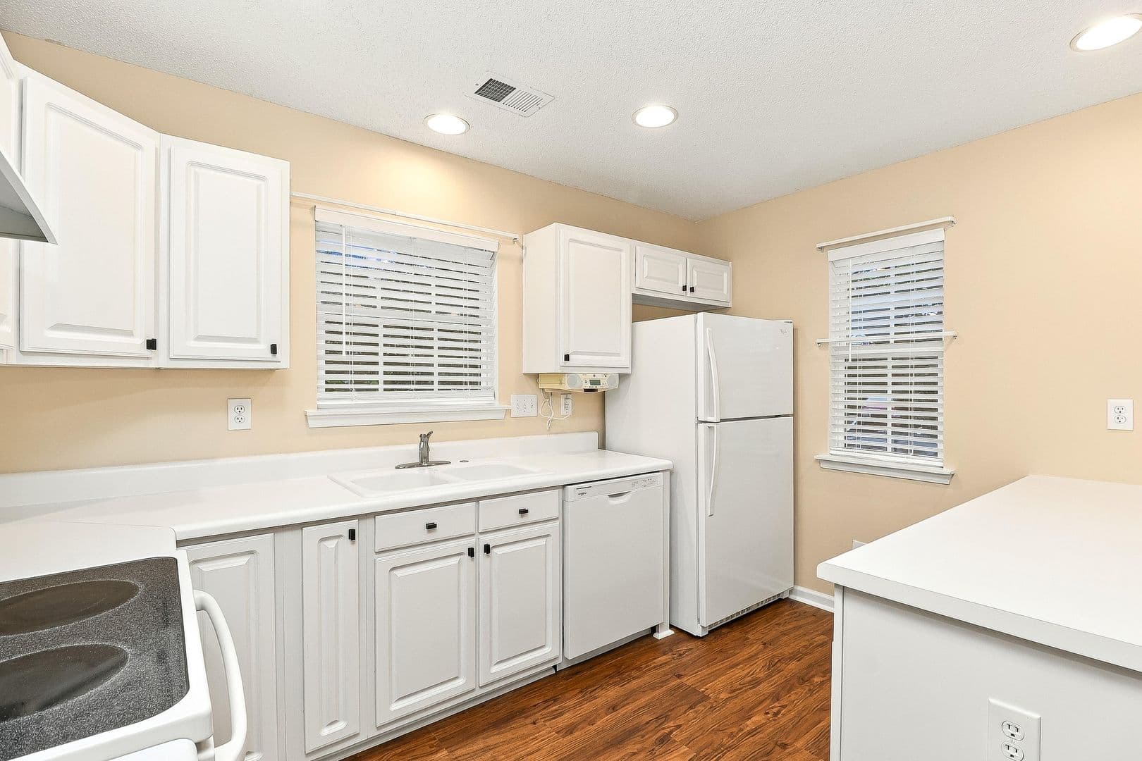 Charlotte Townhome: 15021 Deshler Ct.