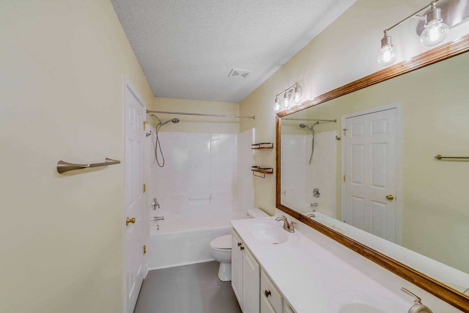 Charlotte Townhome: 15021 Deshler Ct.
