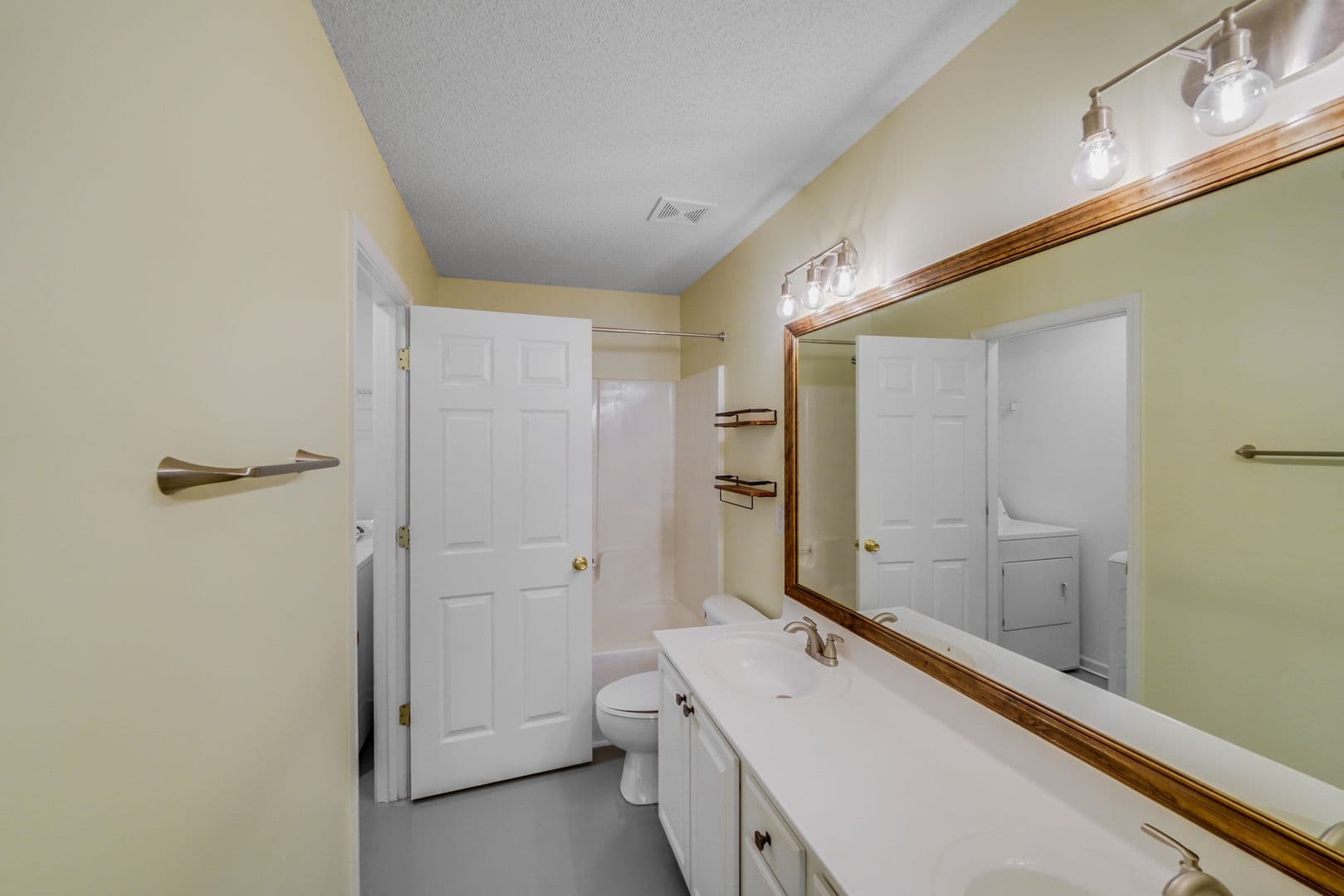 Charlotte Townhome: 15021 Deshler Ct.