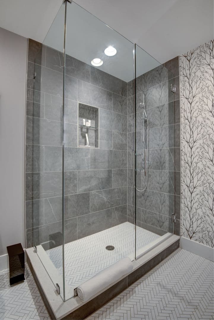 Charlotte House: 3945 Rockfern Rd