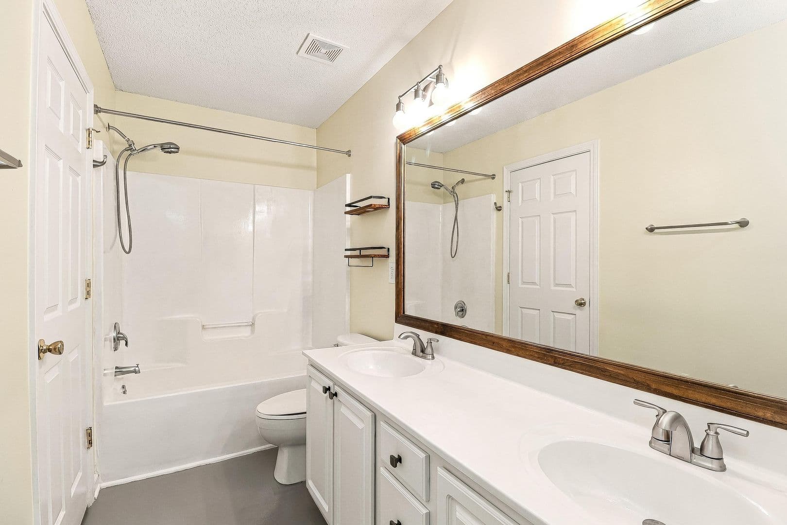 Charlotte Townhome: 15021 Deshler Ct.
