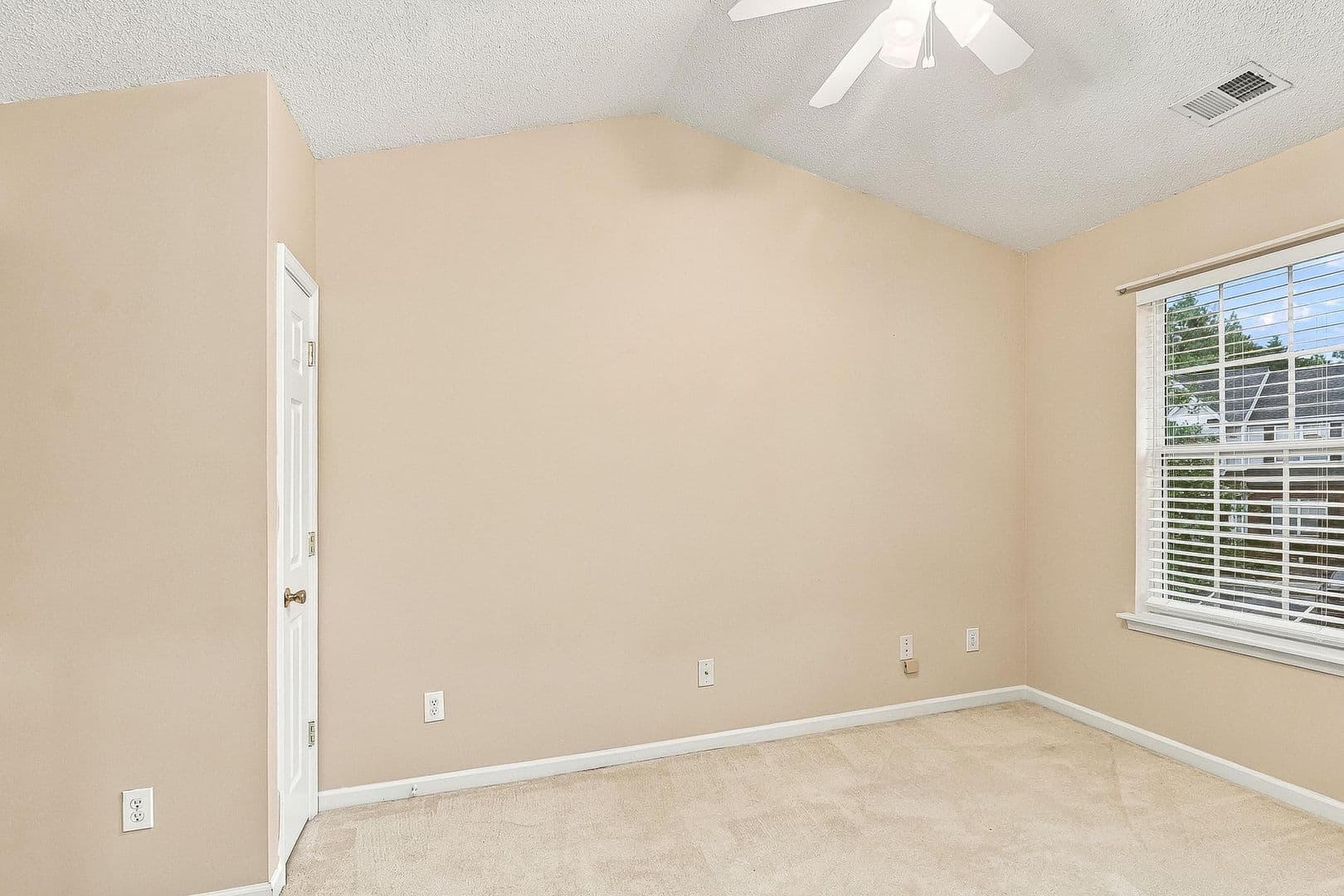 Charlotte Townhome: 15021 Deshler Ct.