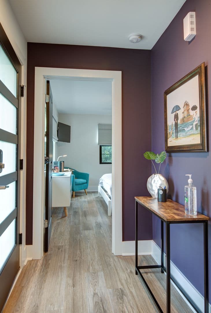 Charlotte House: 3945 Rockfern Rd