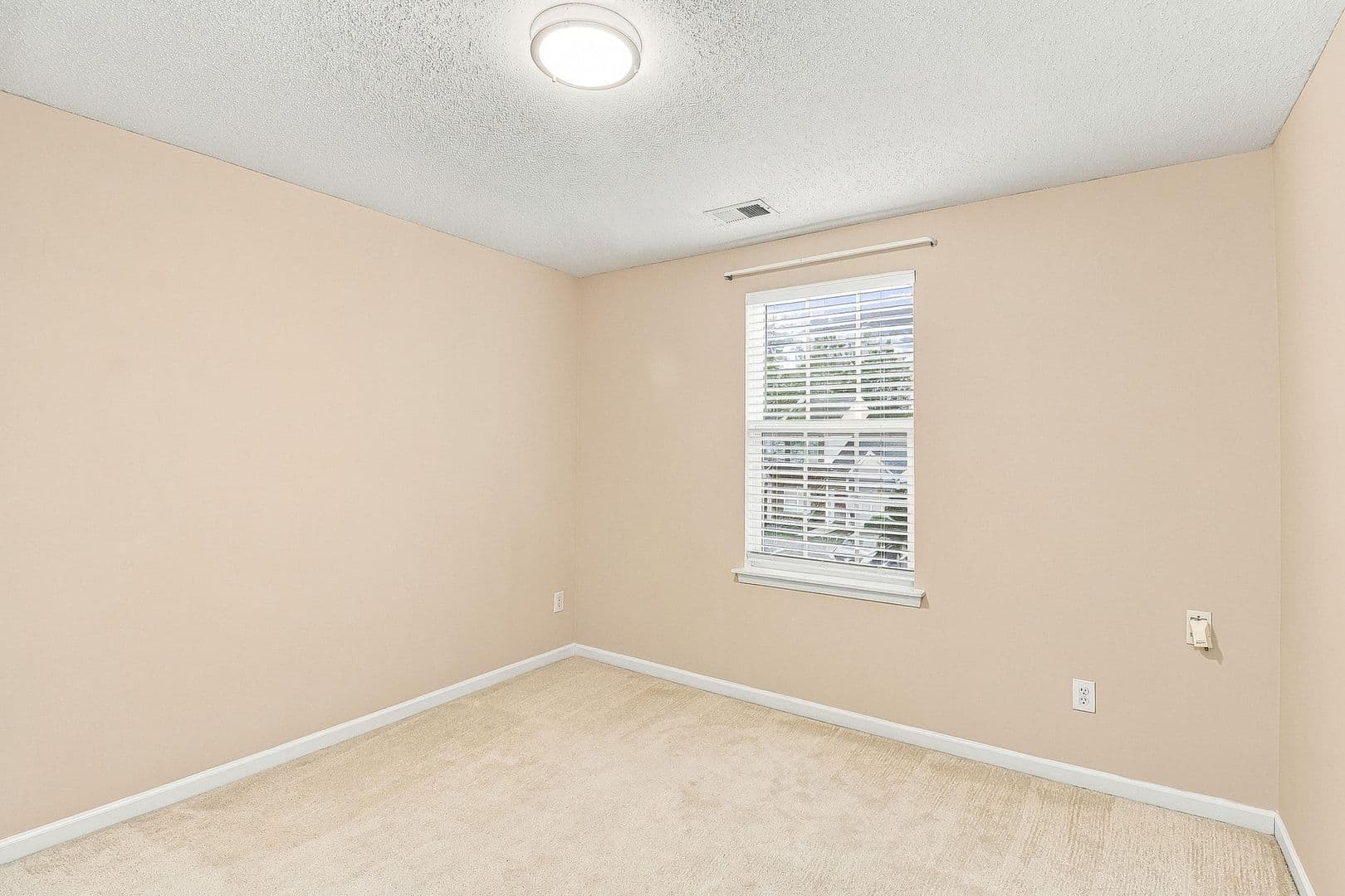 Charlotte Townhome: 15021 Deshler Ct.
