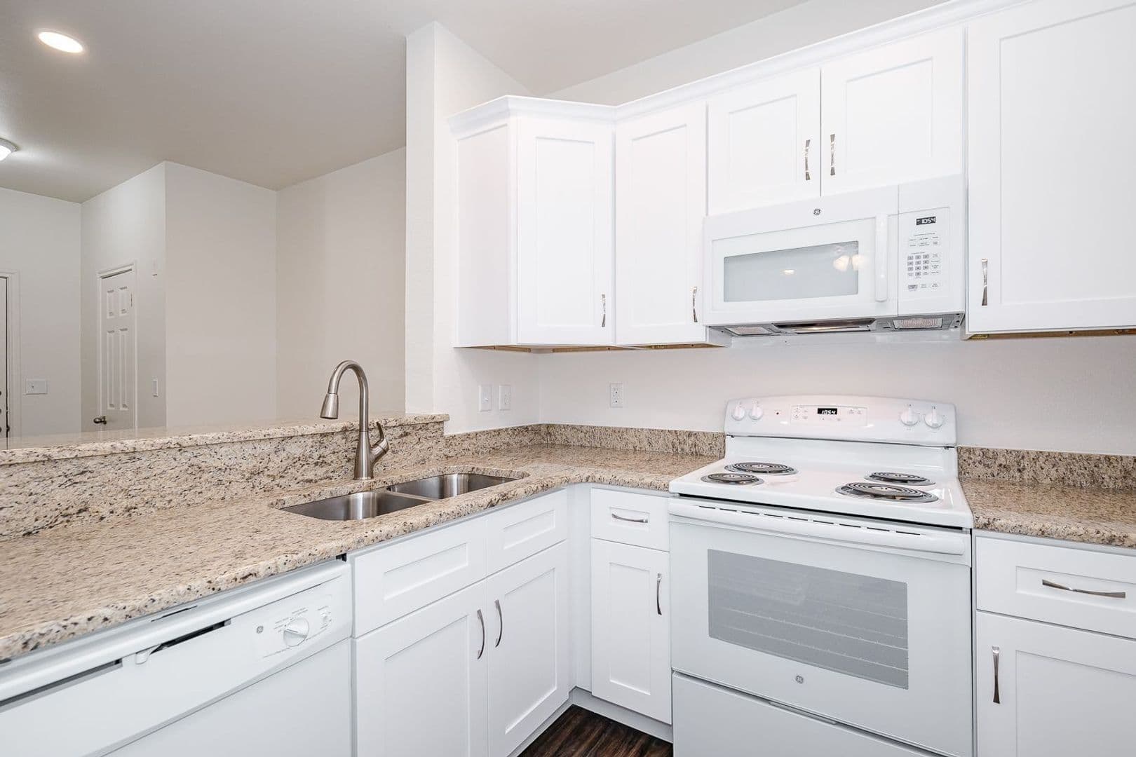 Euless Apartment: 2250 Fuller-Wiser Road