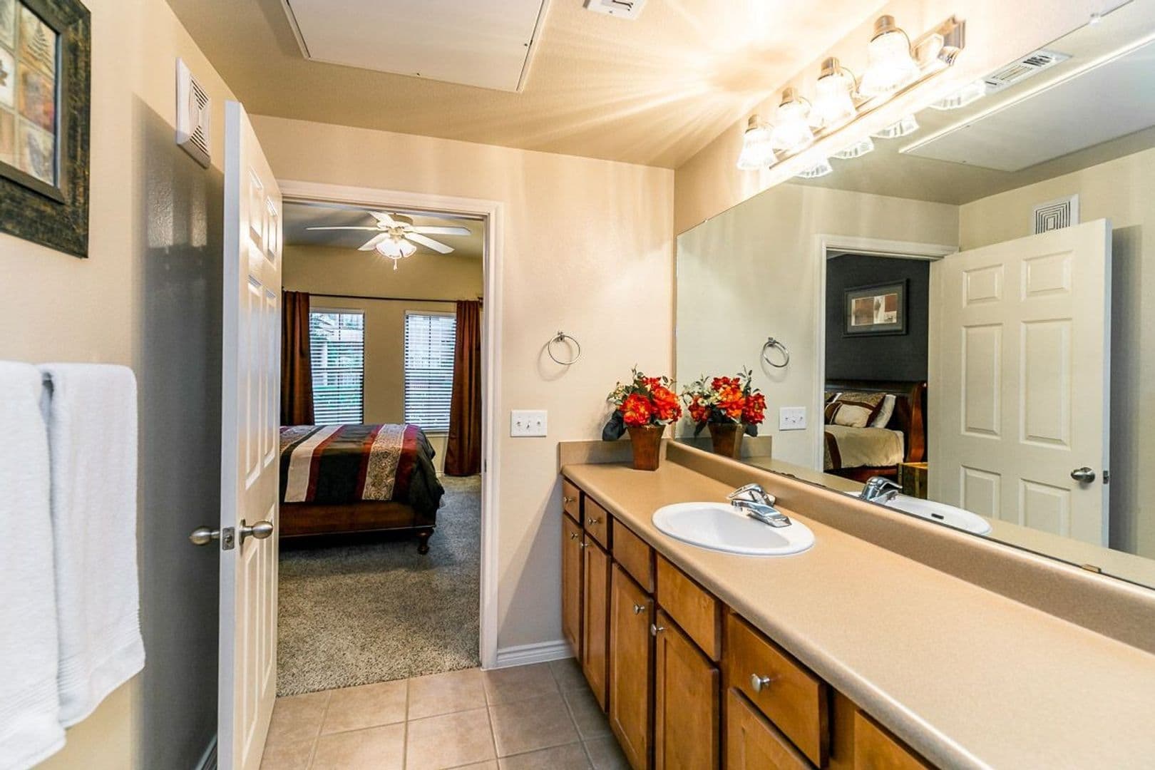 Farmers Branch Apartment: 1580 Mira Lago Boulevard