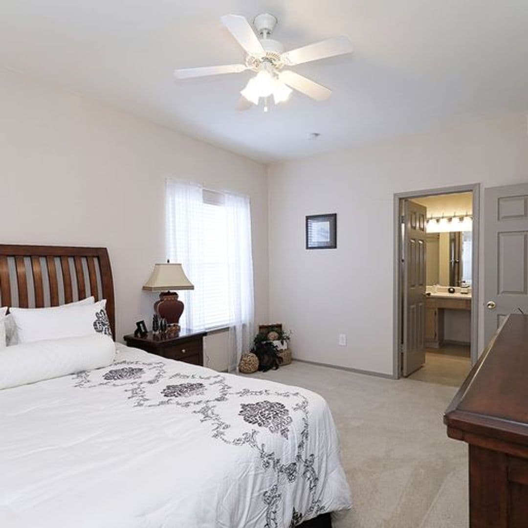 Grand Prairie Apartment: 2175 North Highway 360