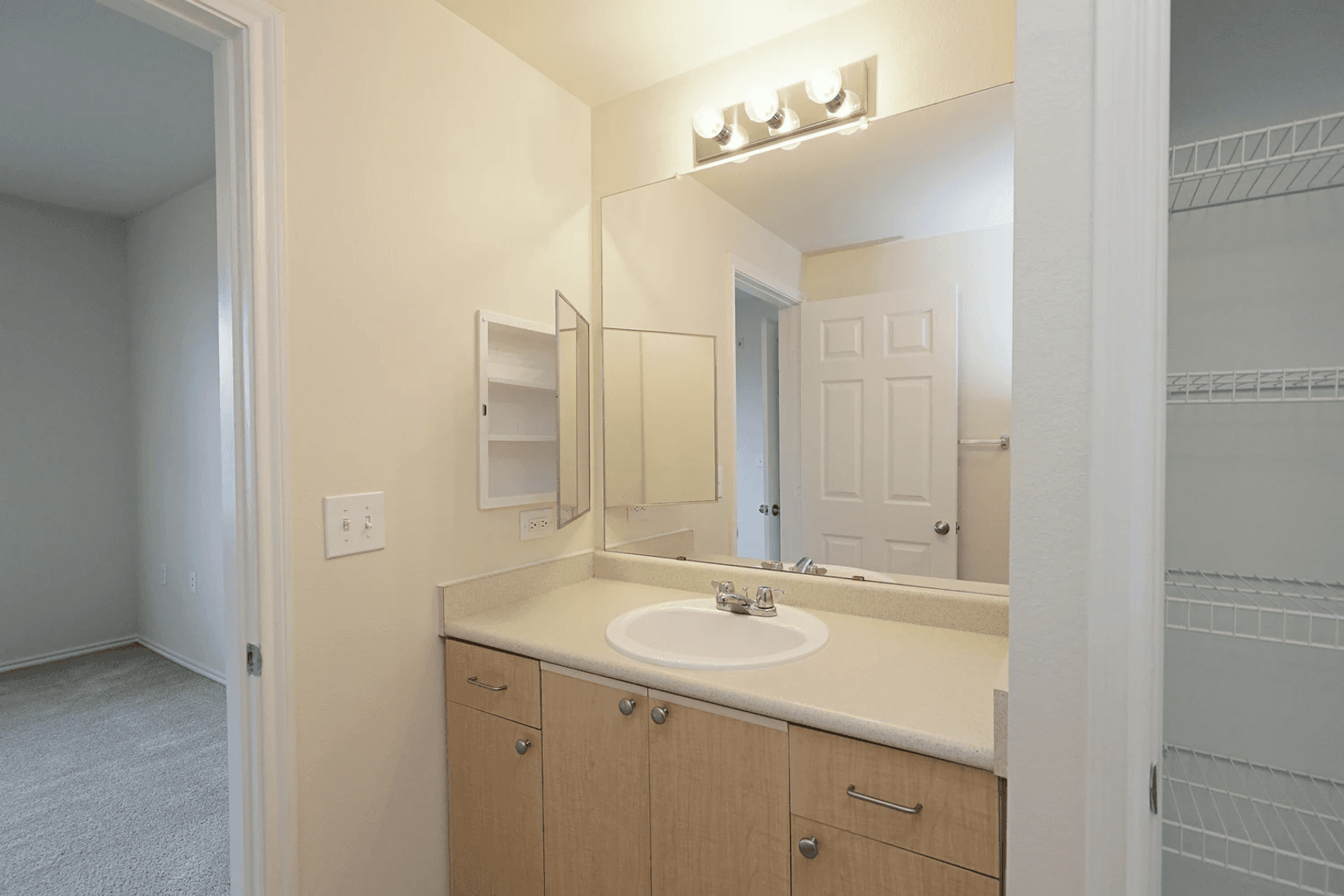 Fort Worth Apartment: 6850 Granbury Road
