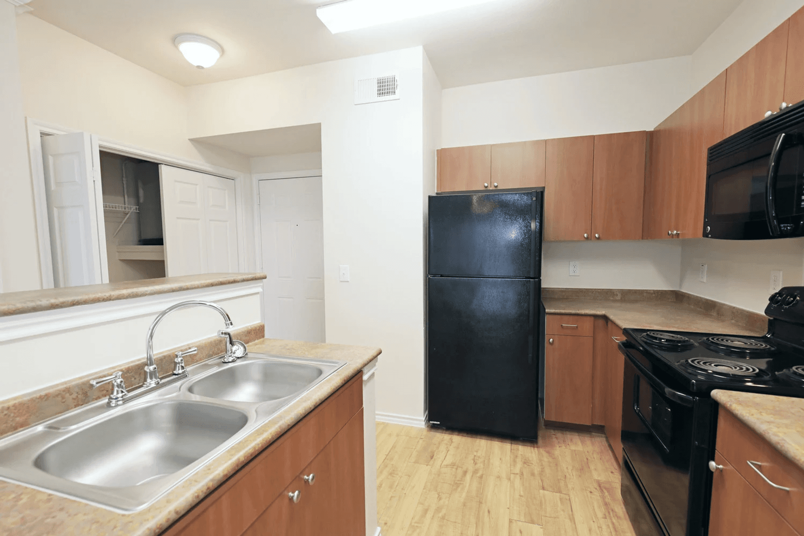 Fort Worth Apartment: 6850 Granbury Road