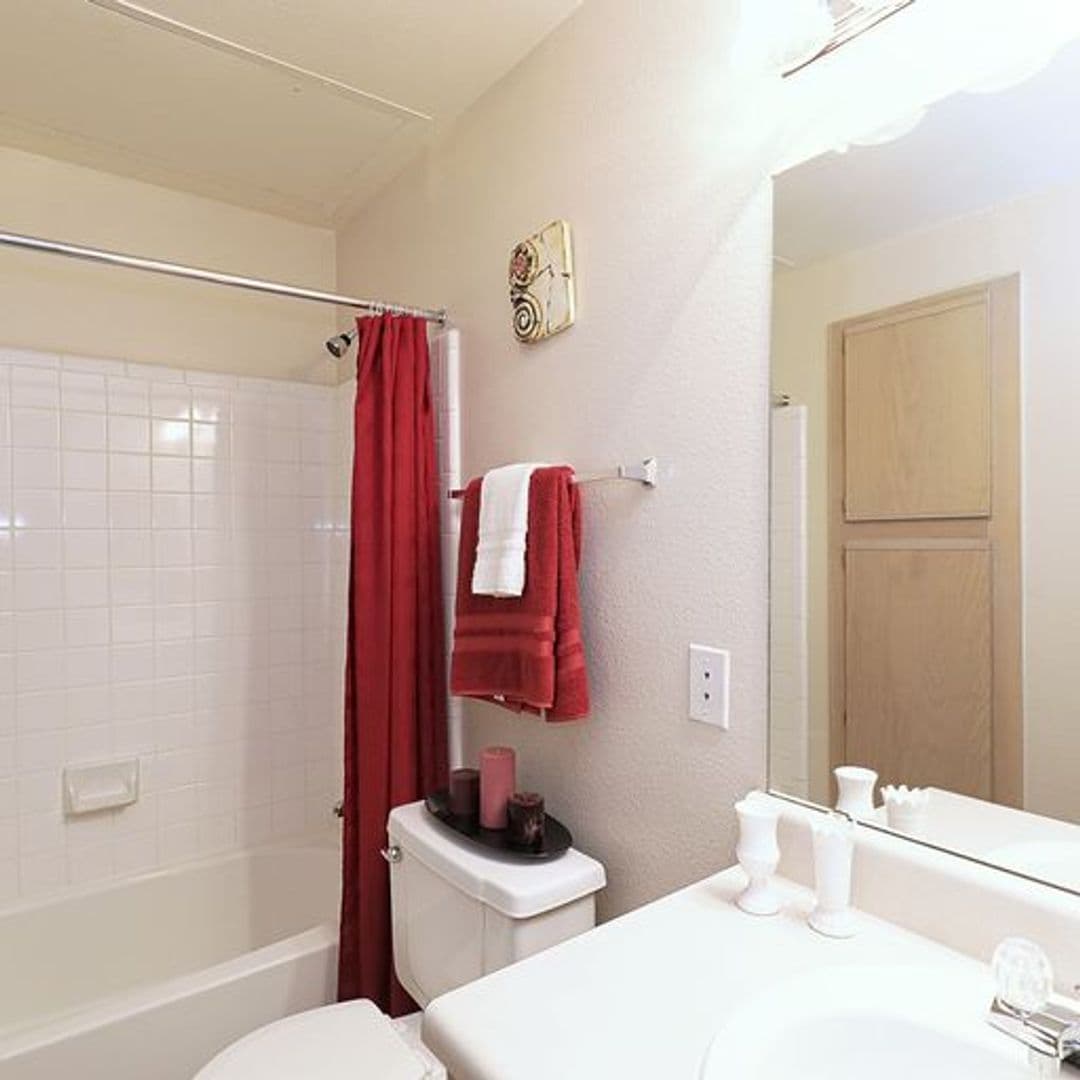 Grand Prairie Apartment: 2175 North Highway 360