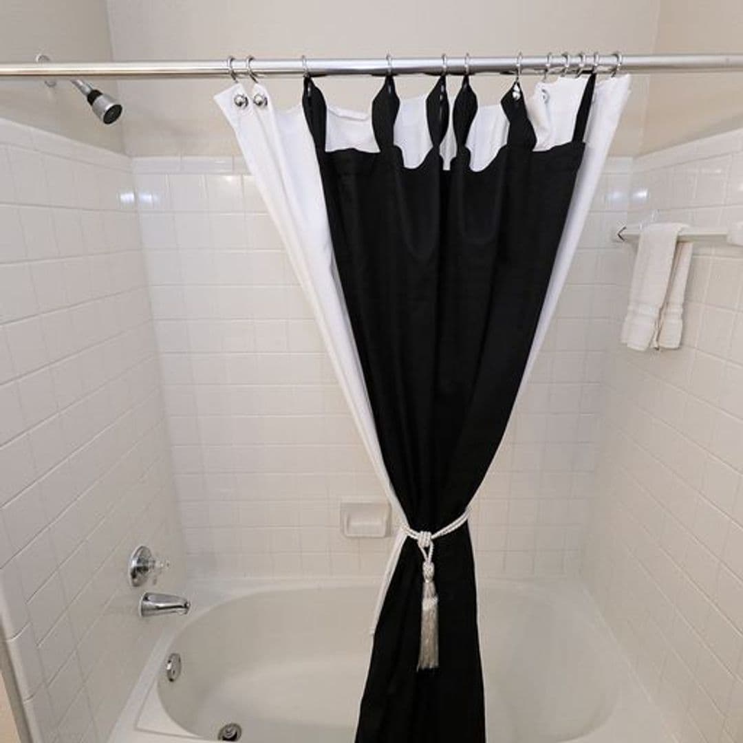 Grand Prairie Apartment: 2175 North Highway 360