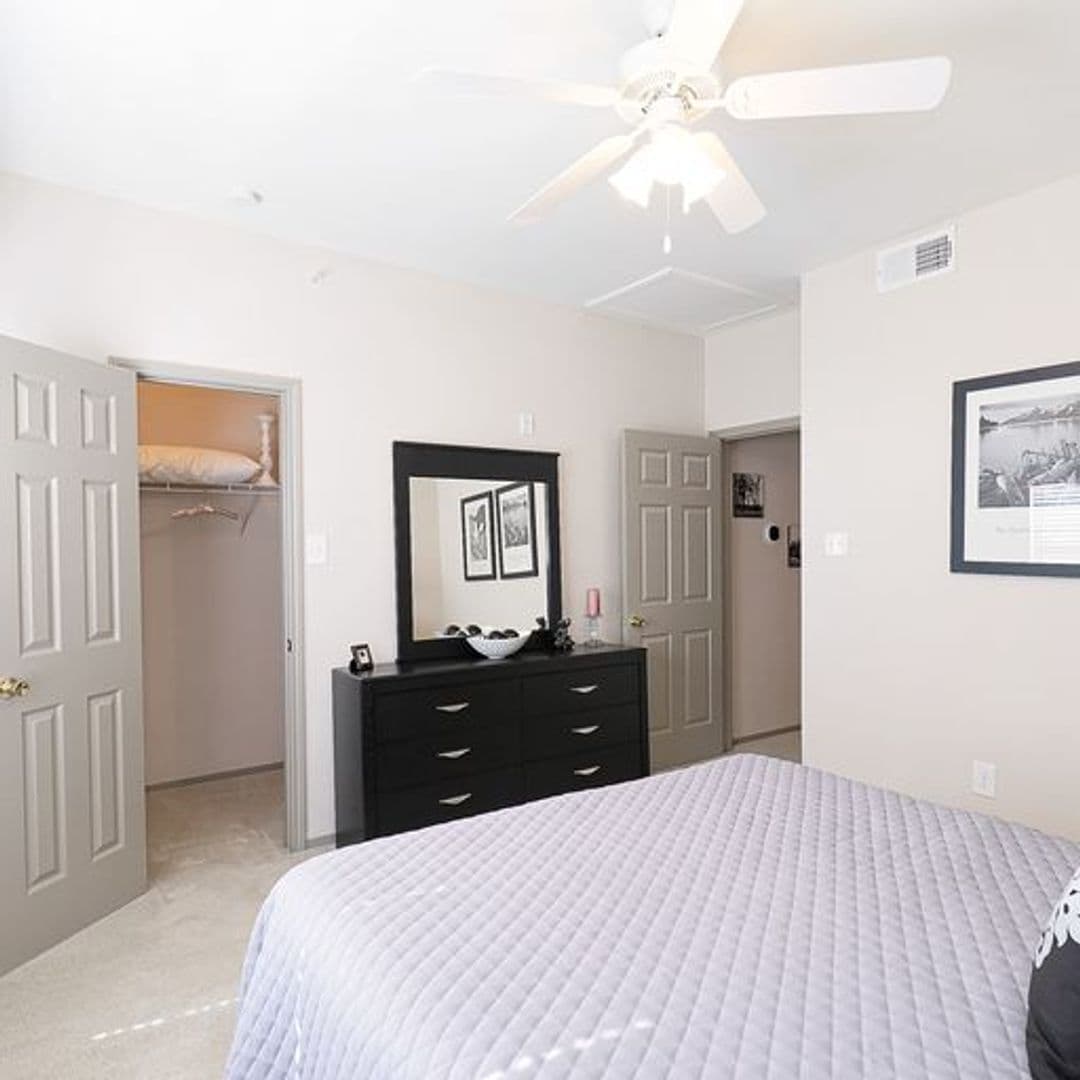 Grand Prairie Apartment: 2175 North Highway 360