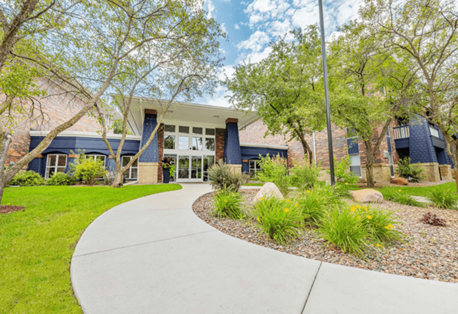 Eden Prairie Apartment: 11445 Anderson Lakes Parkway