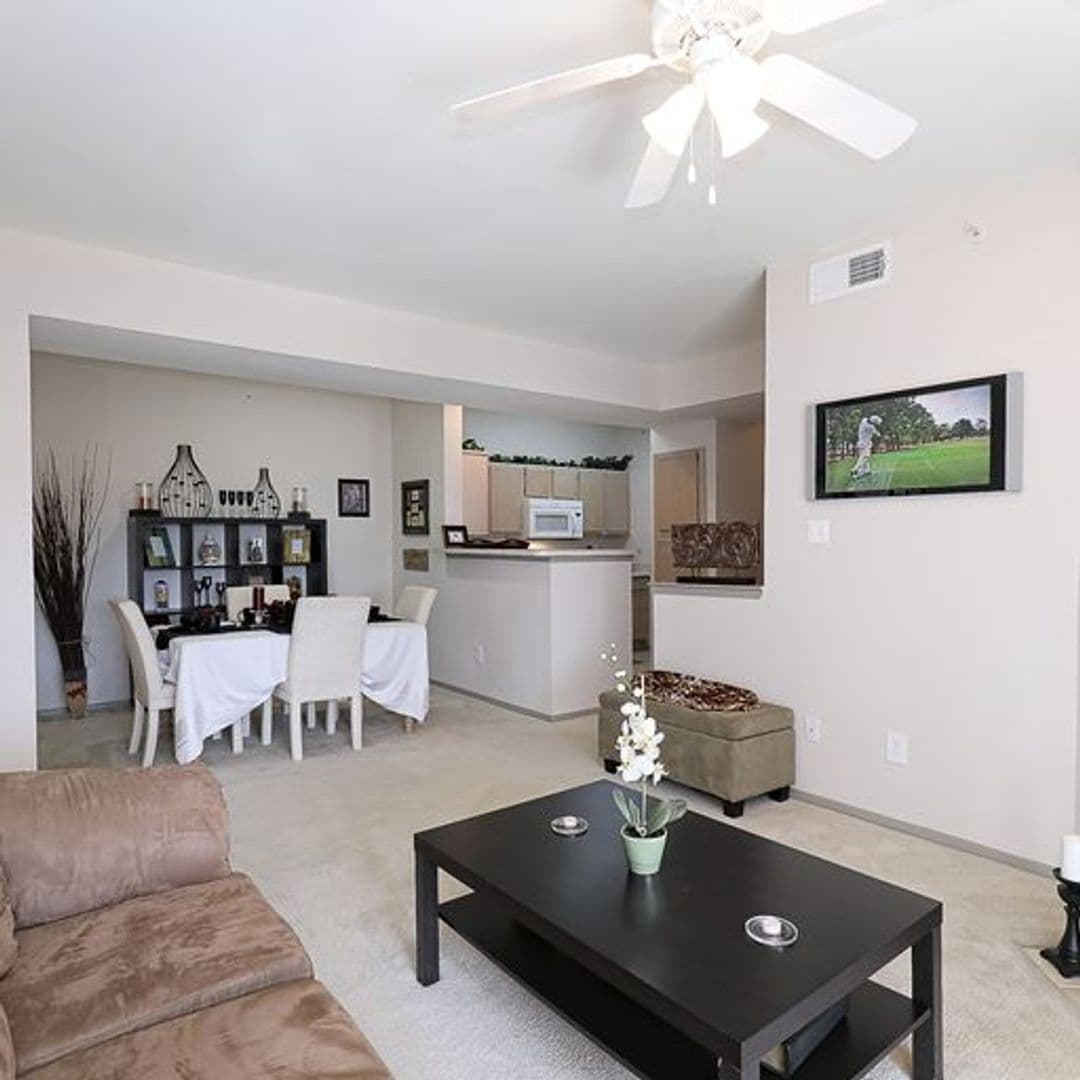 Grand Prairie Apartment: 2175 North Highway 360