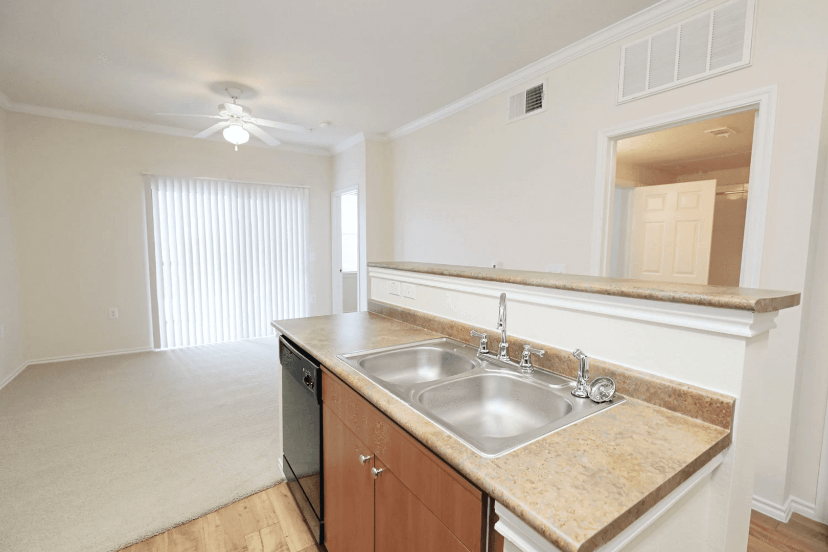 Fort Worth Apartment: 6850 Granbury Road